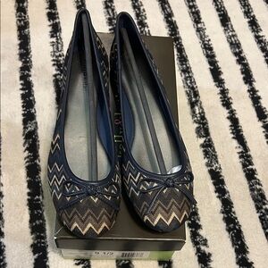 Kelly & Katie Navy and Tan Chevron Flats